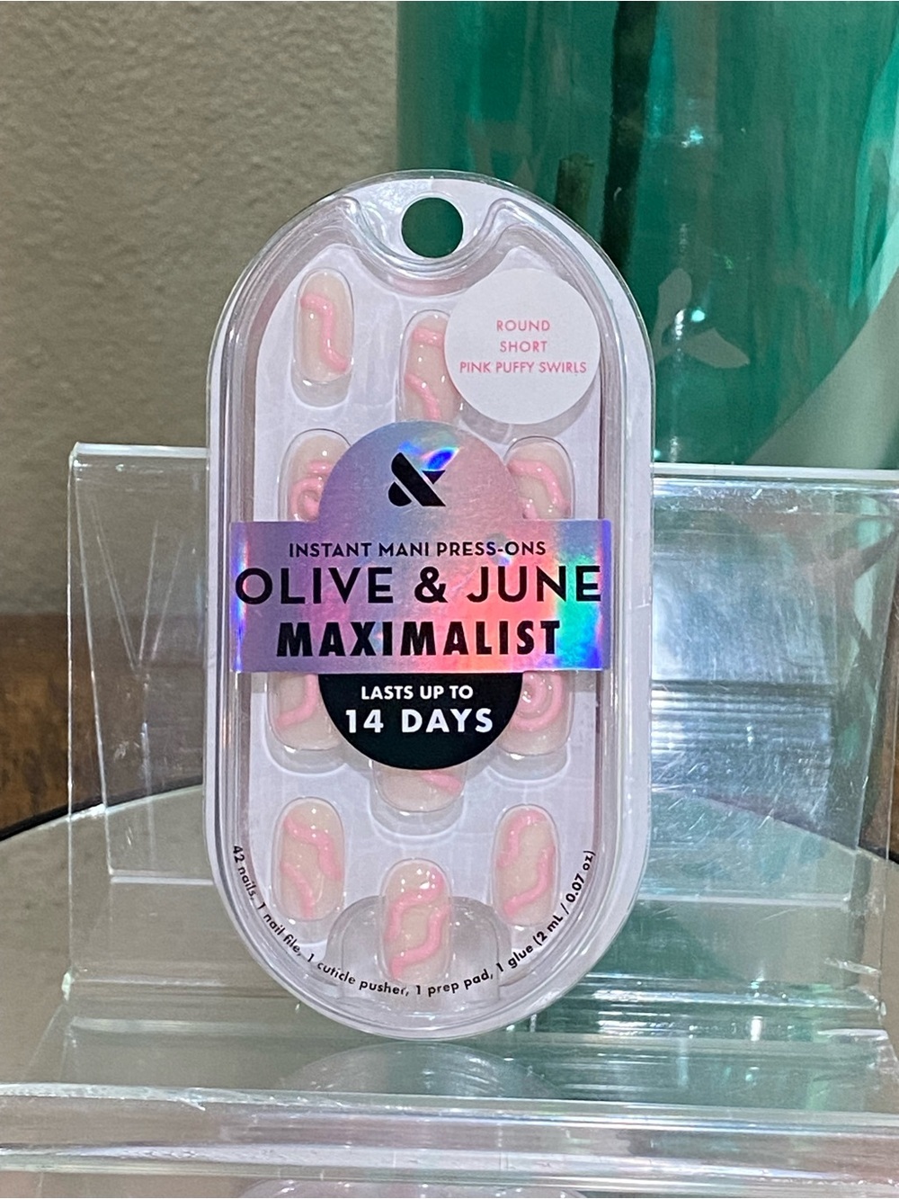 Olive & June Maximalist Press-On Nails in Pink Puffy Swirls, short, round, new!